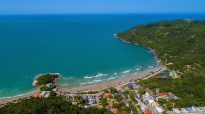 Com 39 praias e selo Bandeira Azul, Bombinhas volta a cobrar taxa para  visitantes entrarem na cidade, Santa Catarina